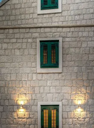 Oasis Split
