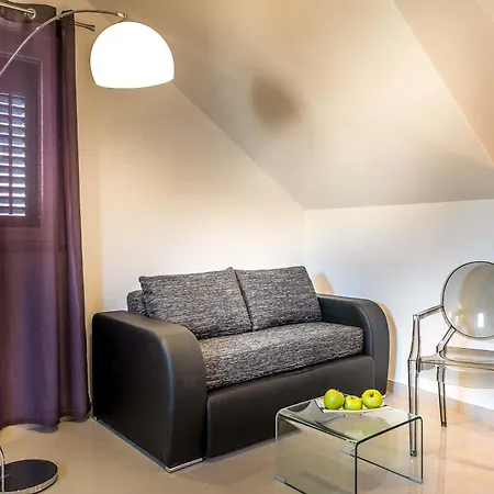 Oasis Apartment