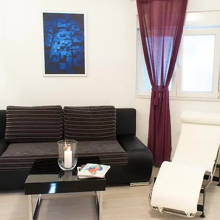 Apartment Oasis *